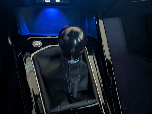 Used 2024 Volkswagen Golf R image 13