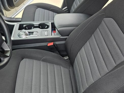 Used 2024 Ford Edge SE image 17