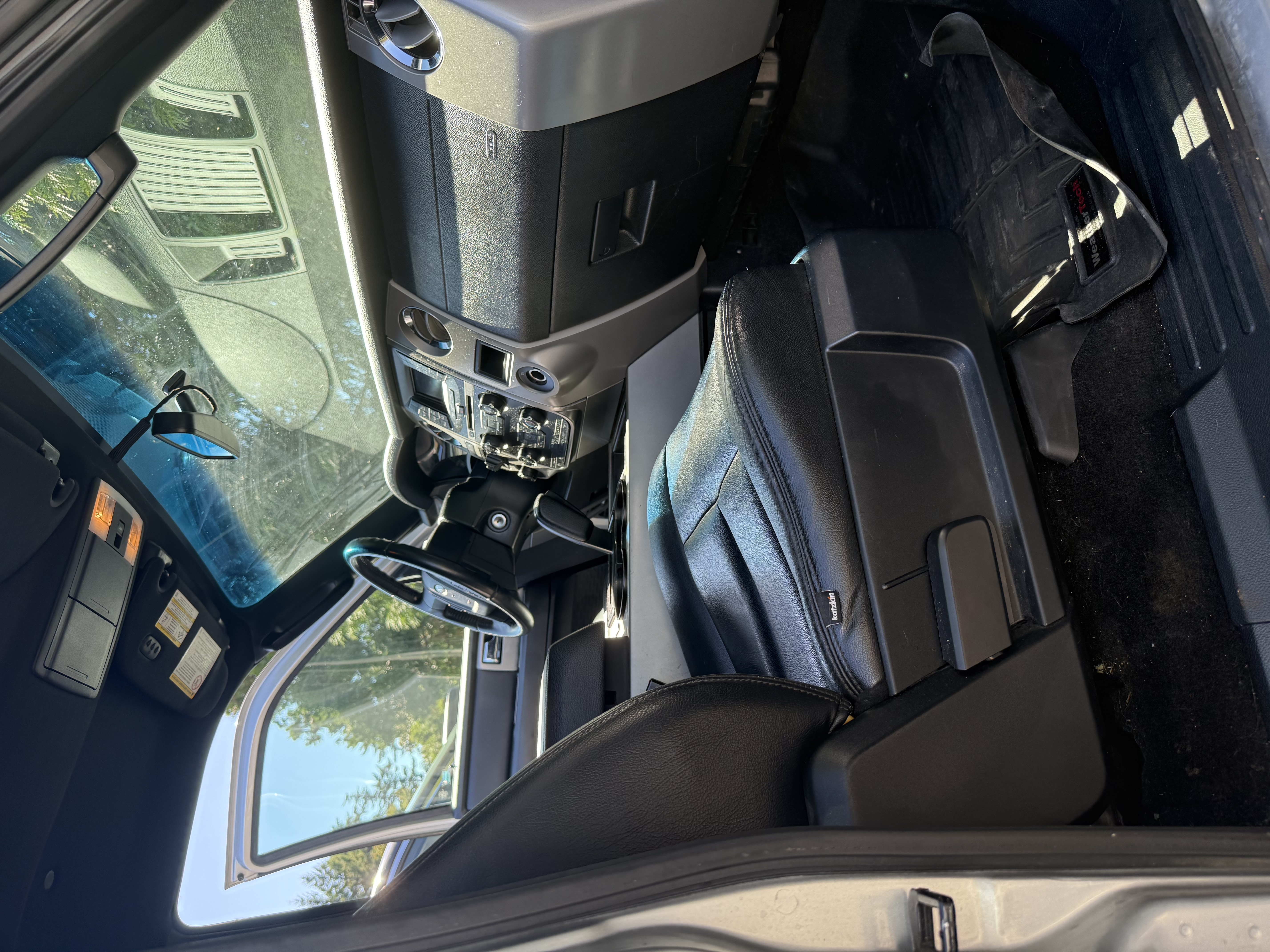 Used 2017 Ford Expedition XLT AWD/4WD image 4