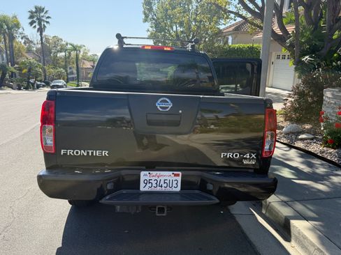 Used 2012 Nissan Frontier PRO-4X w/ Pro-4x Luxury Pkg AWD/4WD image 8