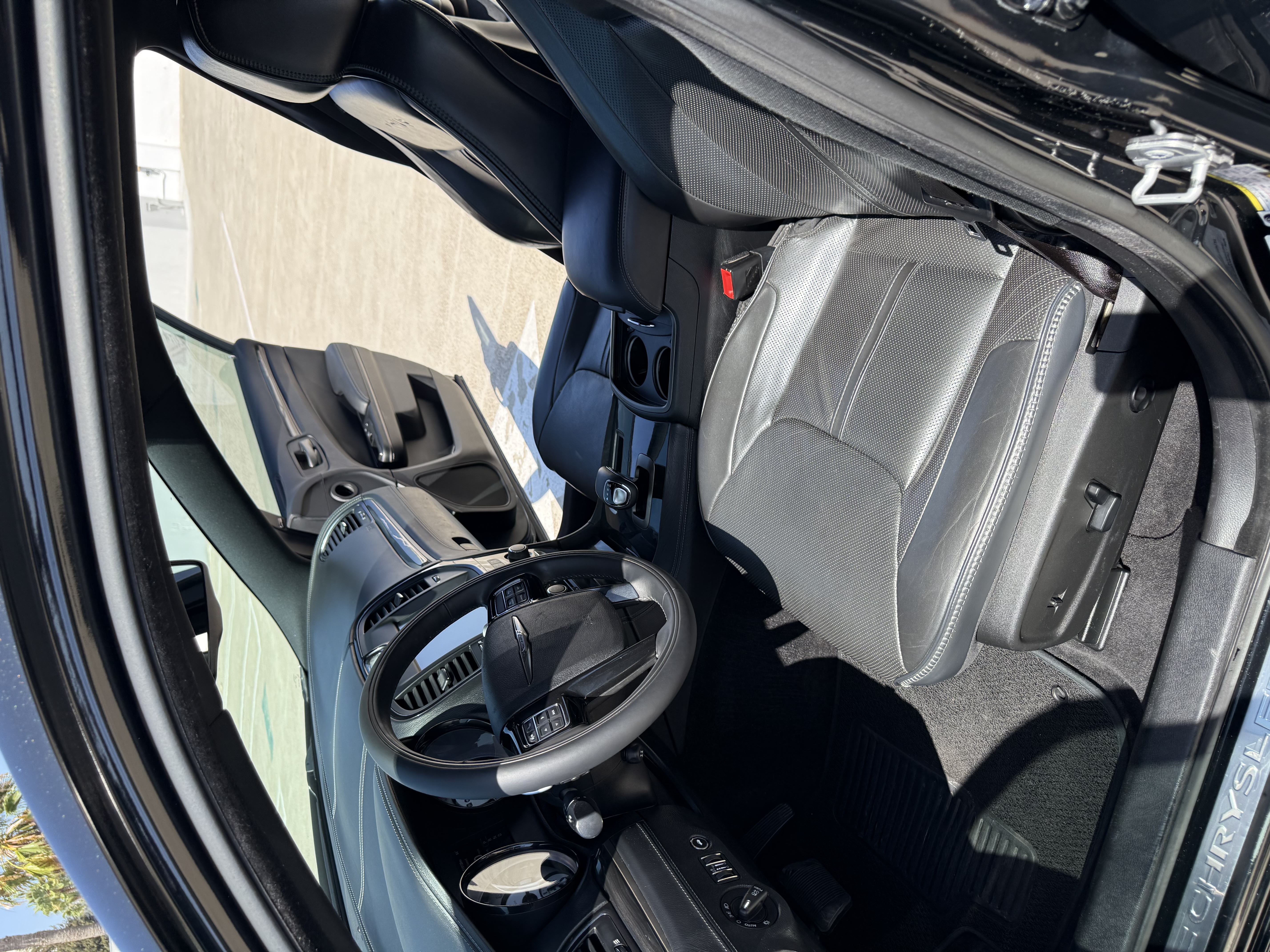 Used 2014 Chrysler 300 C RWD image 9
