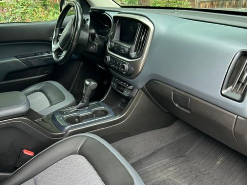 Used 2021 Chevrolet Colorado Z71 AWD/4WD image 11