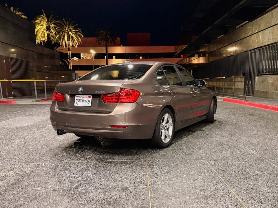 Used 2014 BMW 320i Sedan RWD image 4
