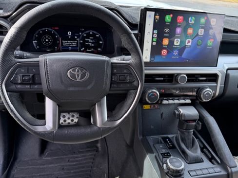 Used 2024 Toyota Tacoma TRD Off-Road image 11