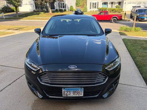 Used 2014 Ford Fusion Titanium FWD image 2