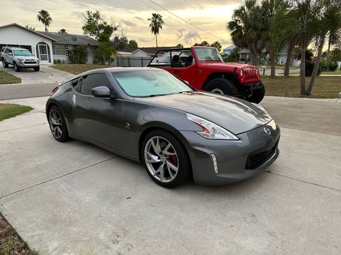 Used 2015 Nissan 370Z Coupe RWD image 4