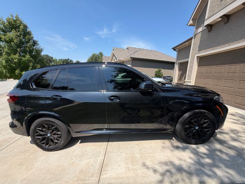 Used 2022 BMW X5 M50i w/ Executive Package AWD/4WD image 1