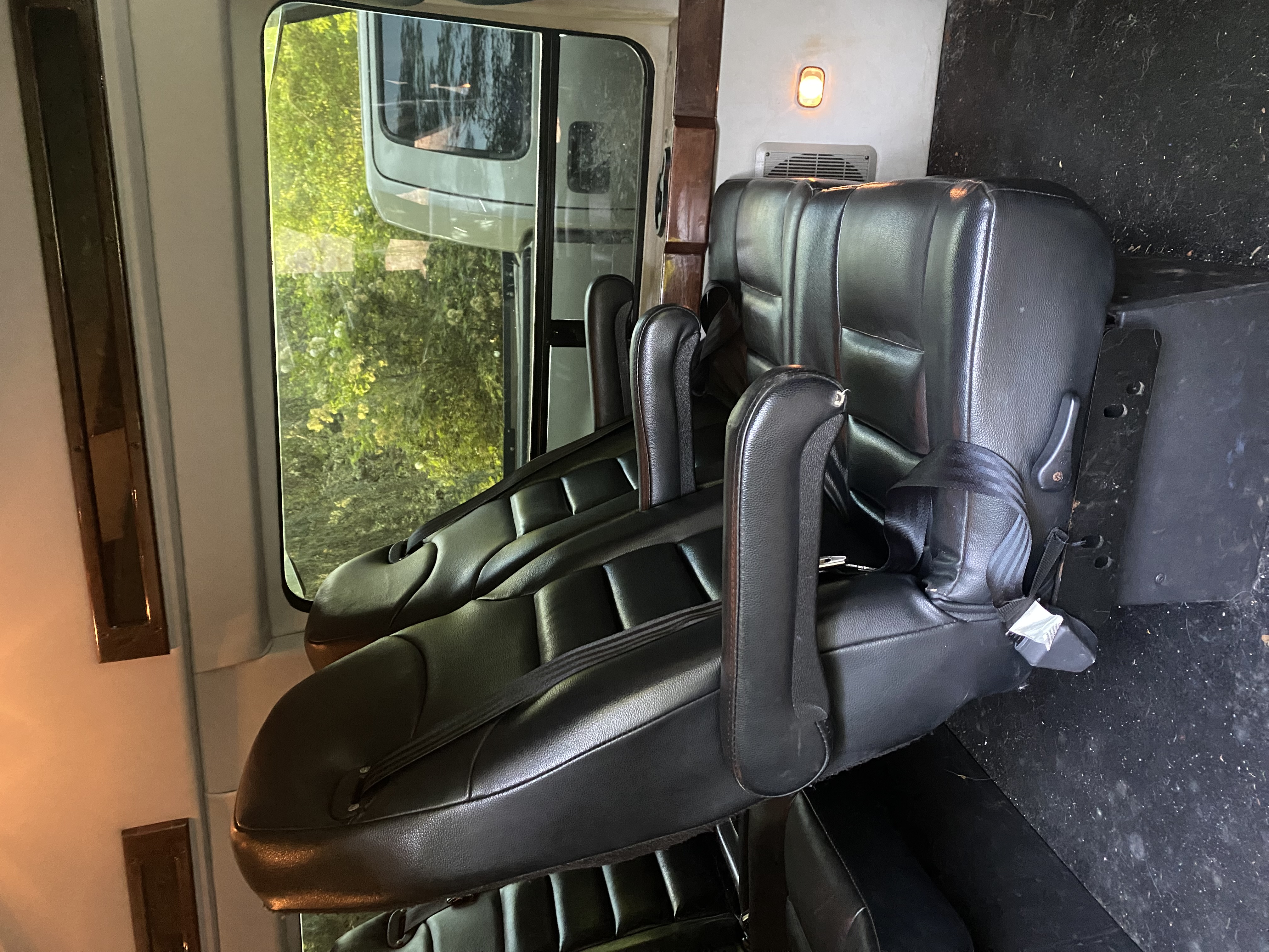 Used 2009 Ford E-250 and Econoline 250 Extended RWD image 16