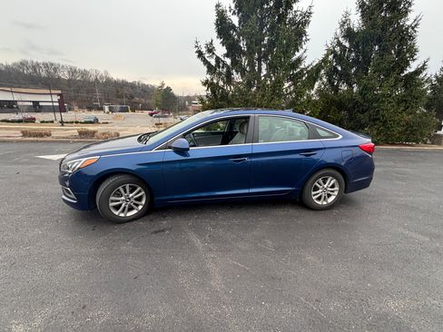 Used 2016 Hyundai Sonata SE image 1