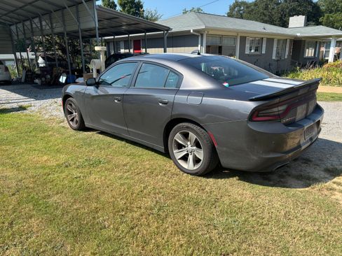 Used 2018 Dodge Charger SXT Plus image 1