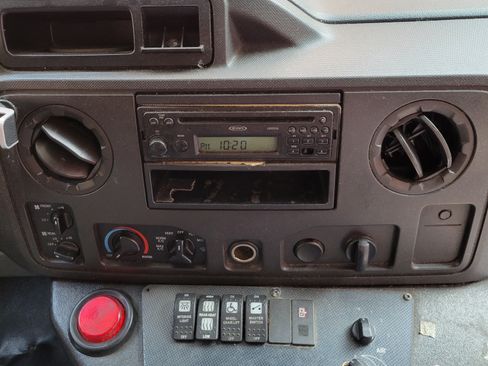 Used 2012 Ford E-350 and Econoline 350 Super Duty w/ Shuttle Bus Prep Pkg image 18