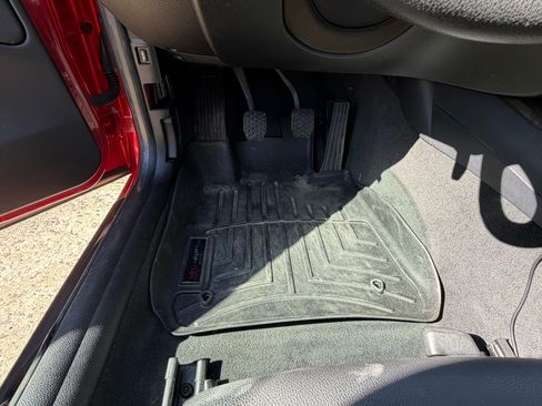 Used 2009 BMW 135i Coupe image 17