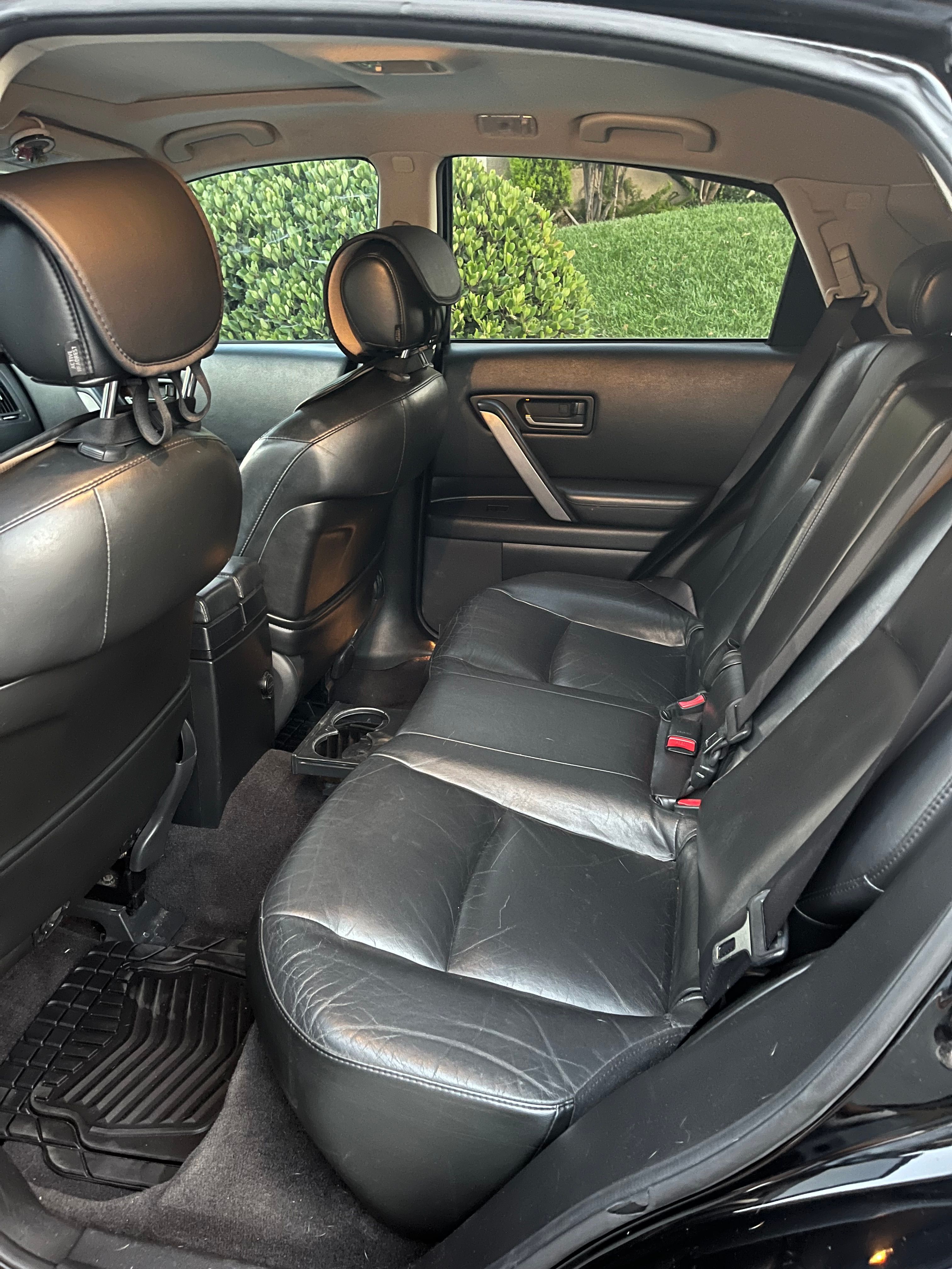 Used 2004 INFINITI FX35 2WD w/ Touring Pkg image 4