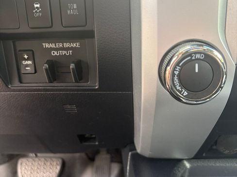 Used 2018 Toyota Tundra Limited image 16