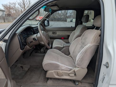 Used 2000 Toyota Tacoma 4x4 Xtracab V6 image 4