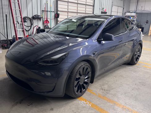 Used 2022 Tesla Model Y Performance image 4