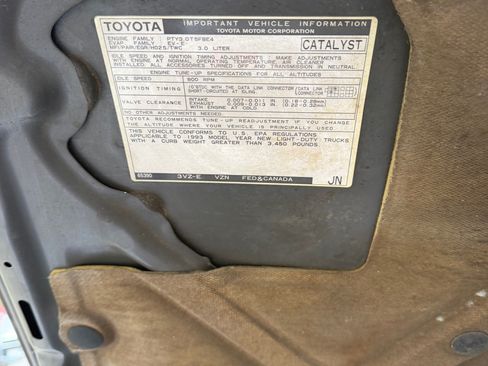 Used 1993 Toyota Pickup Deluxe image 24