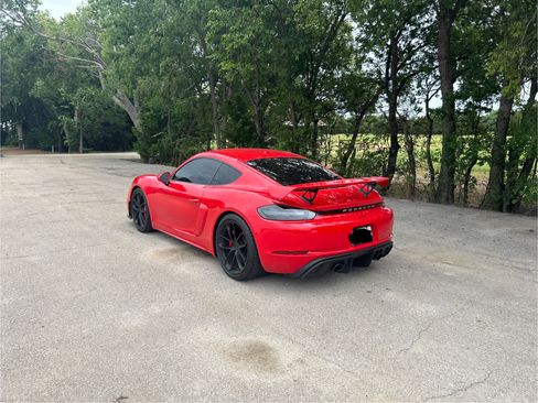 Used 2022 Porsche 718 Cayman GT4 image 12