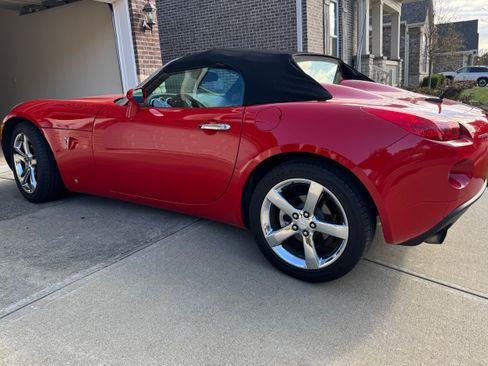 Used 2007 Pontiac Solstice GXP w/ Premium Package image 10