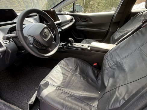 Used 2026 Toyota Prius LE image 5