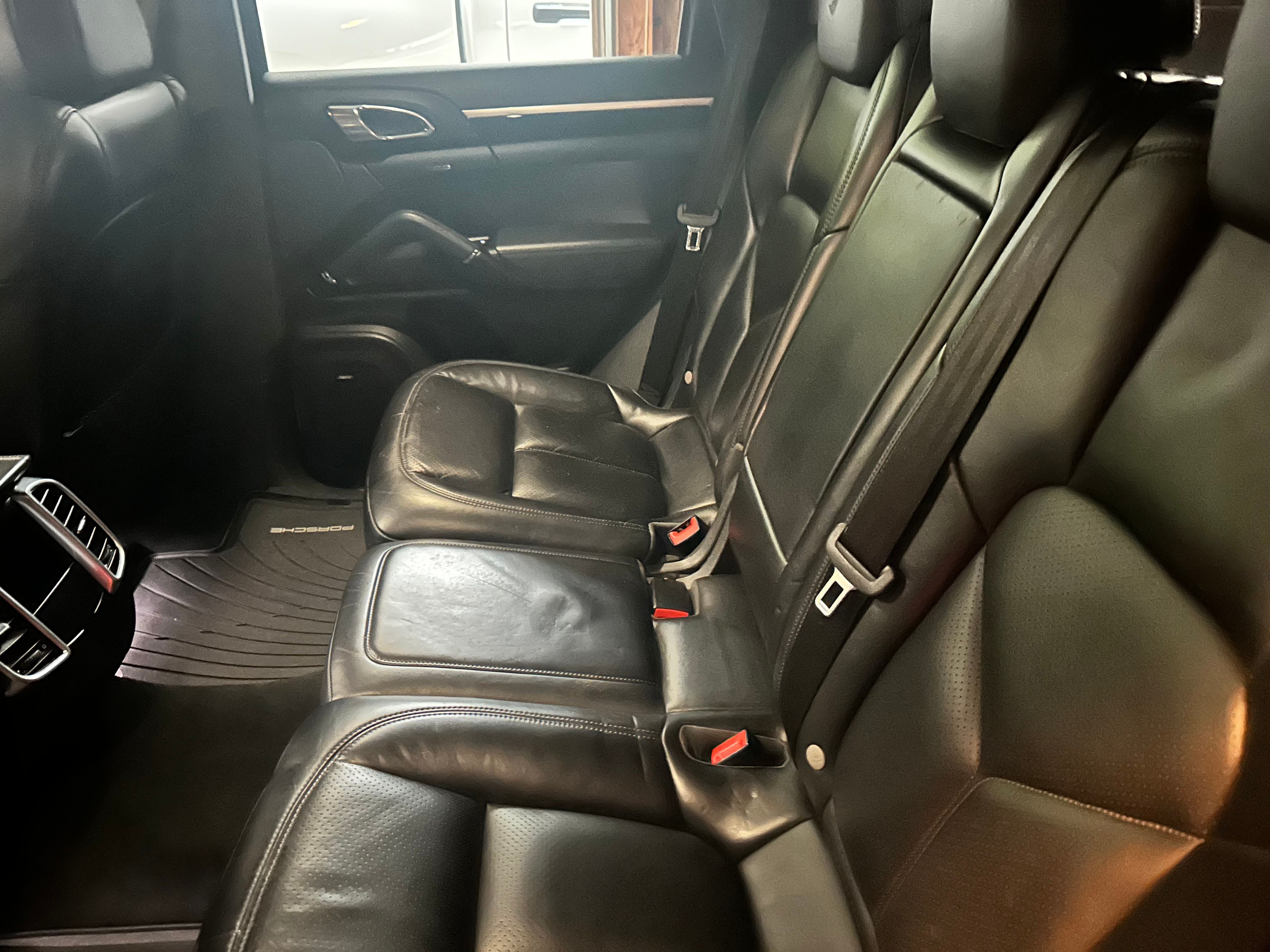 Used 2017 Porsche Cayenne S Platinum AWD/4WD image 9