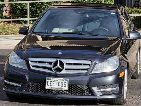 Used 2012 Mercedes-Benz C 300 4MATIC Sedan image 1