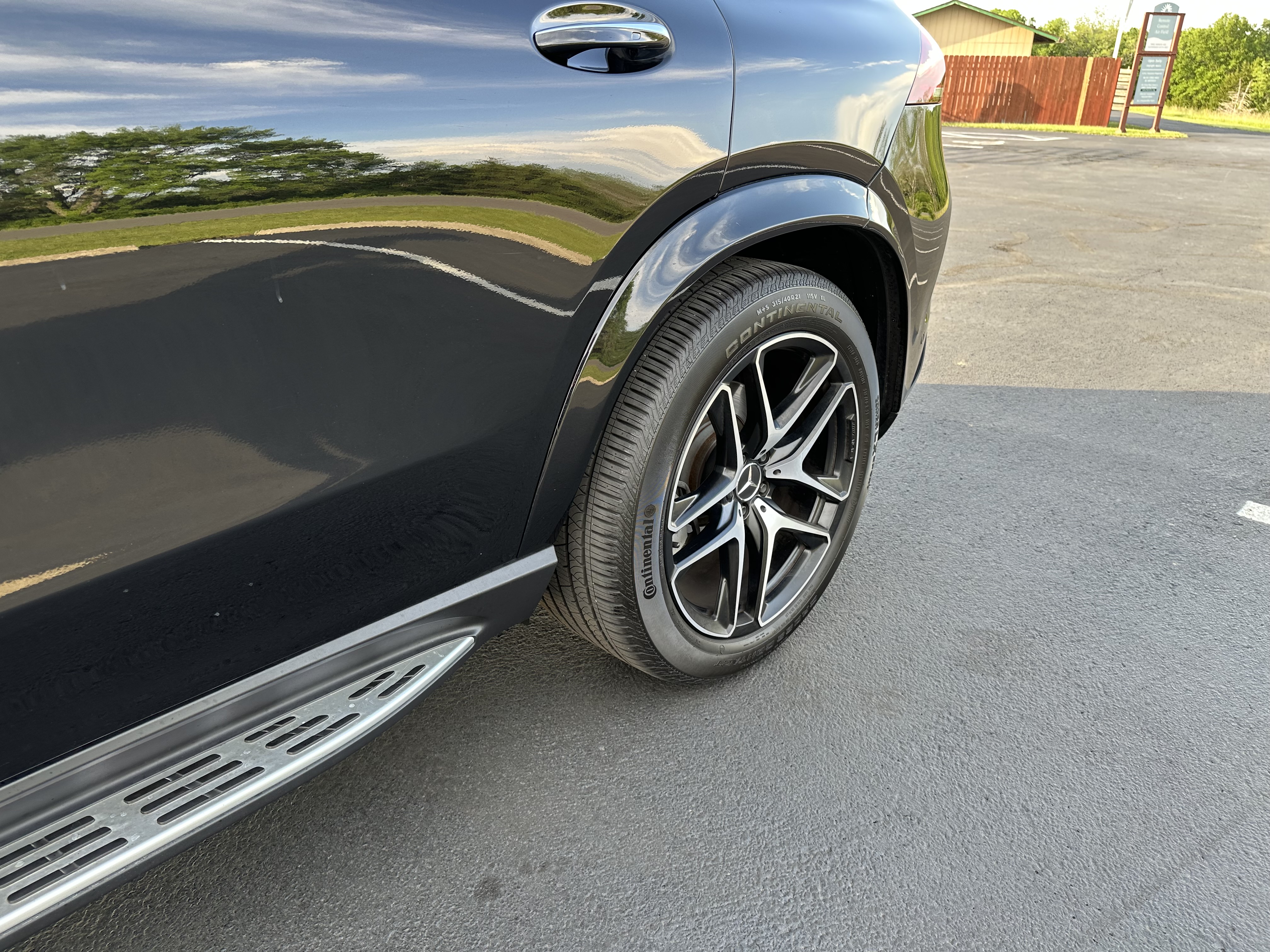 Used 2023 Mercedes-Benz GLE 53 AMG 4MATIC w/ 3rd Row Seat Package image 6