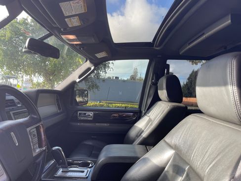 Used 2008 Lincoln Navigator L 2WD image 11