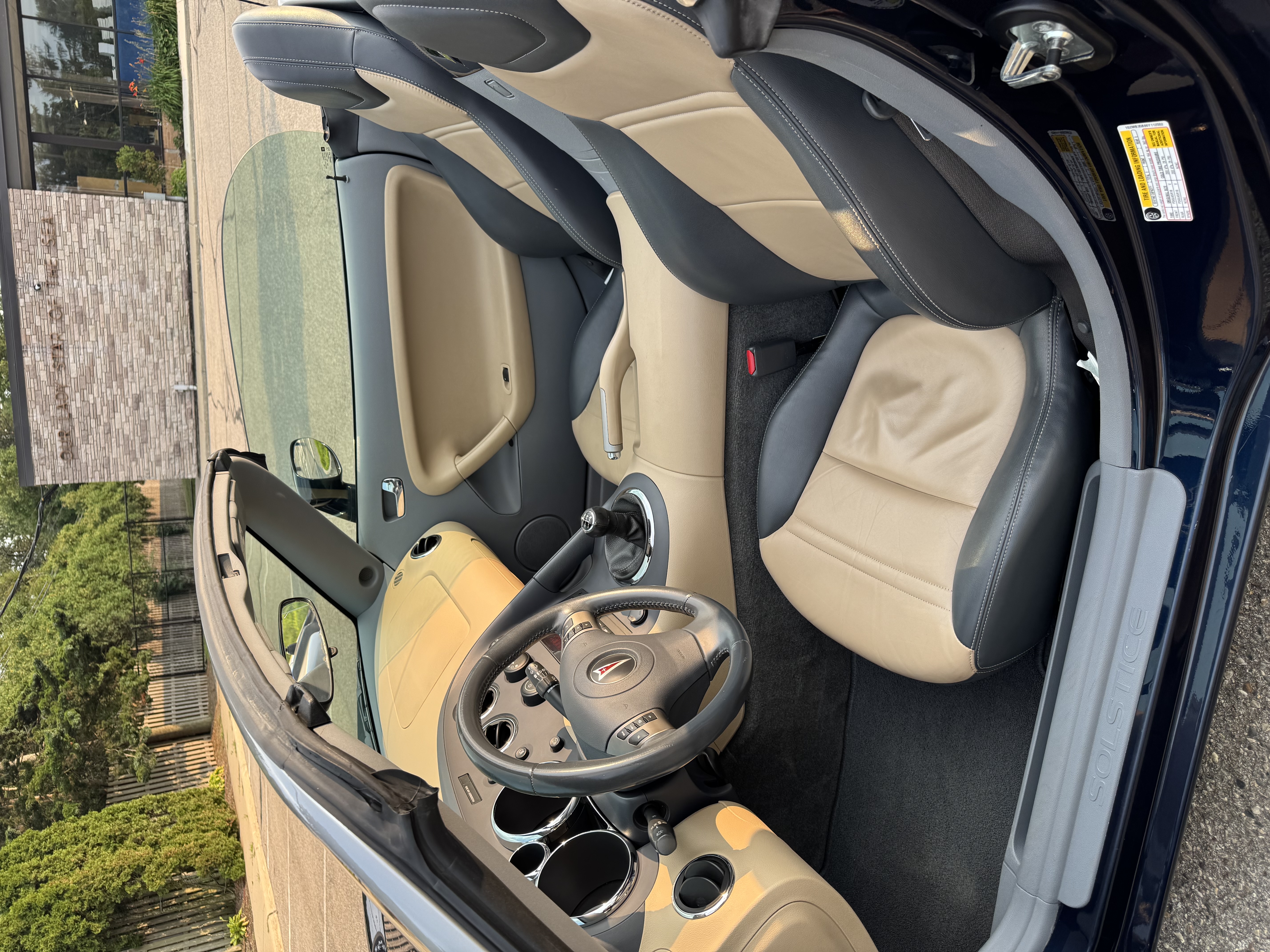 Used 2006 Pontiac Solstice Convertible w/ Premium Package RWD image 8