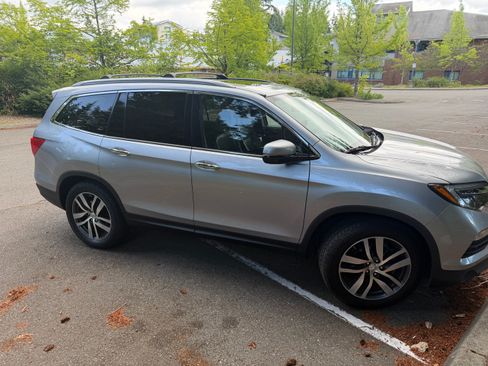 Used 2016 Honda Pilot Elite image 1