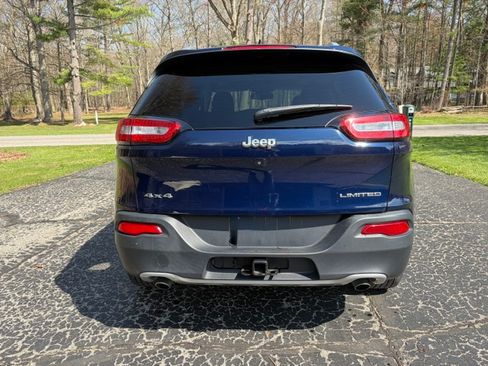 Used 2014 Jeep Cherokee Limited w/ Luxury Group AWD/4WD image 6