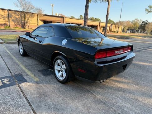 Used 2012 Dodge Challenger SXT w/ Sound Group image 4