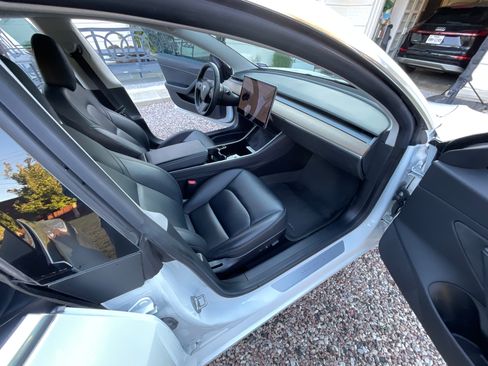 Used 2019 Tesla Model 3 Standard Range Plus image 25