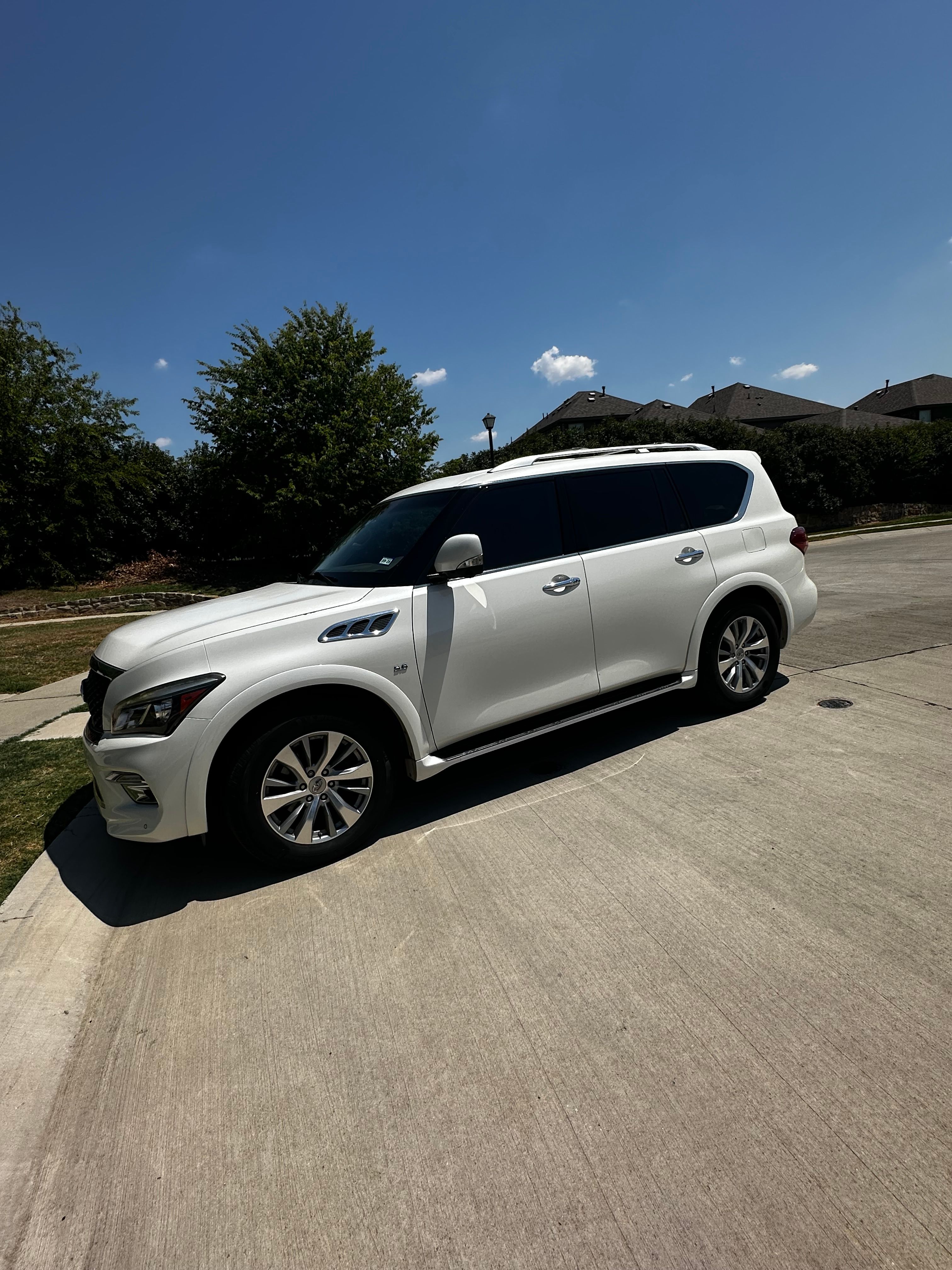 Used 2015 INFINITI QX80 2WD image 1