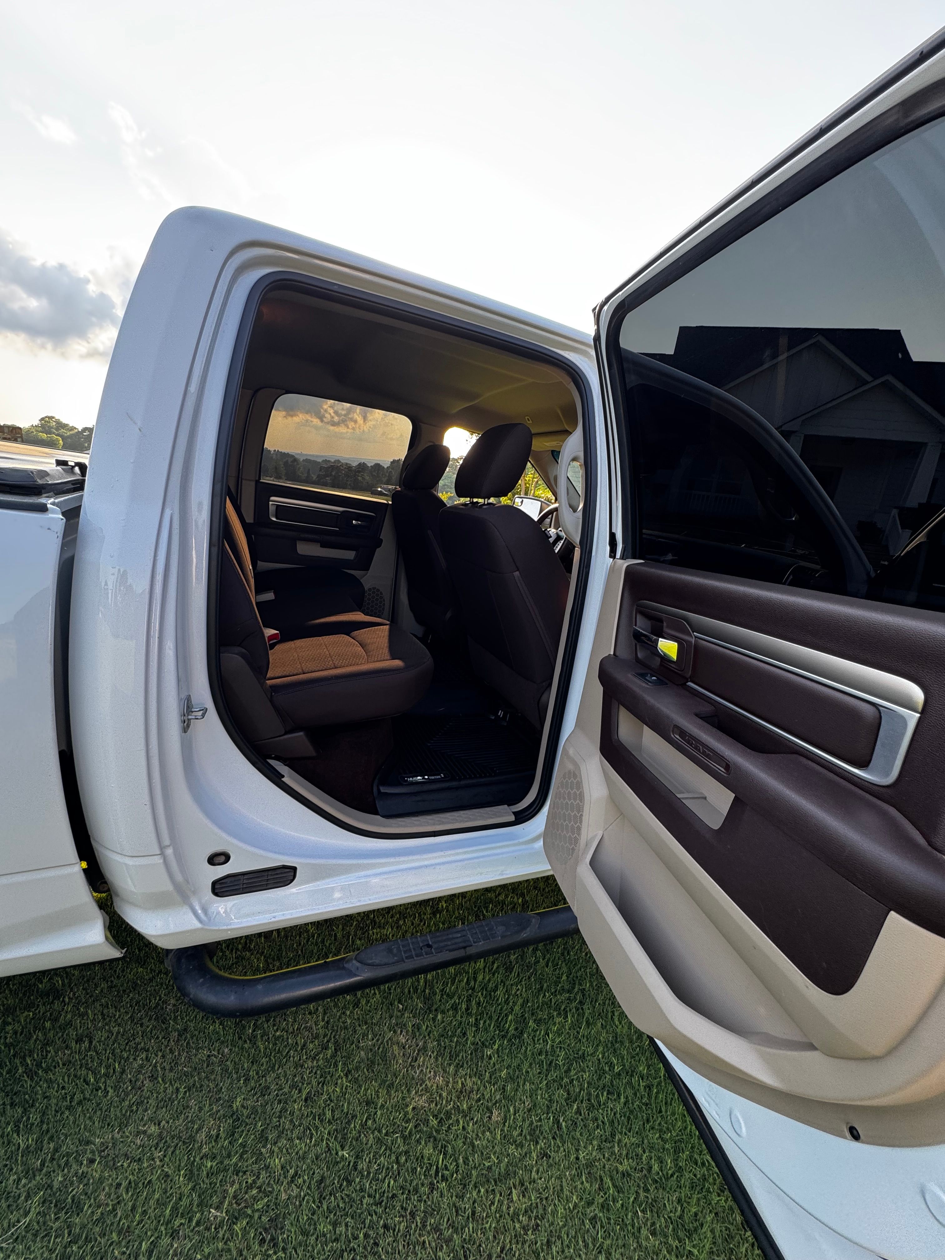 Used 2018 RAM 1500 Classic SLT AWD/4WD image 8