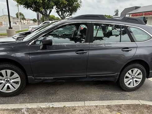 Used 2018 Subaru Outback 2.5i image 1