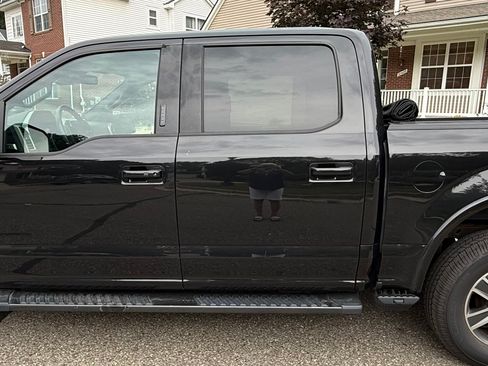 Used 2015 Ford F150 Lariat w/ Equipment Group 502A Luxury AWD/4WD image 1