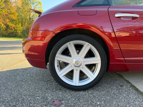 Used 2005 Chrysler Crossfire Limited RWD image 17