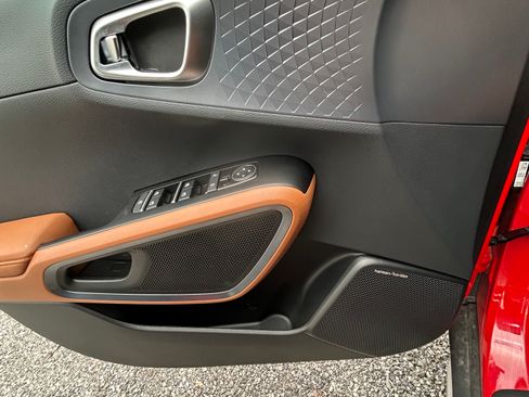 Used 2025 Kia Soul EX image 6