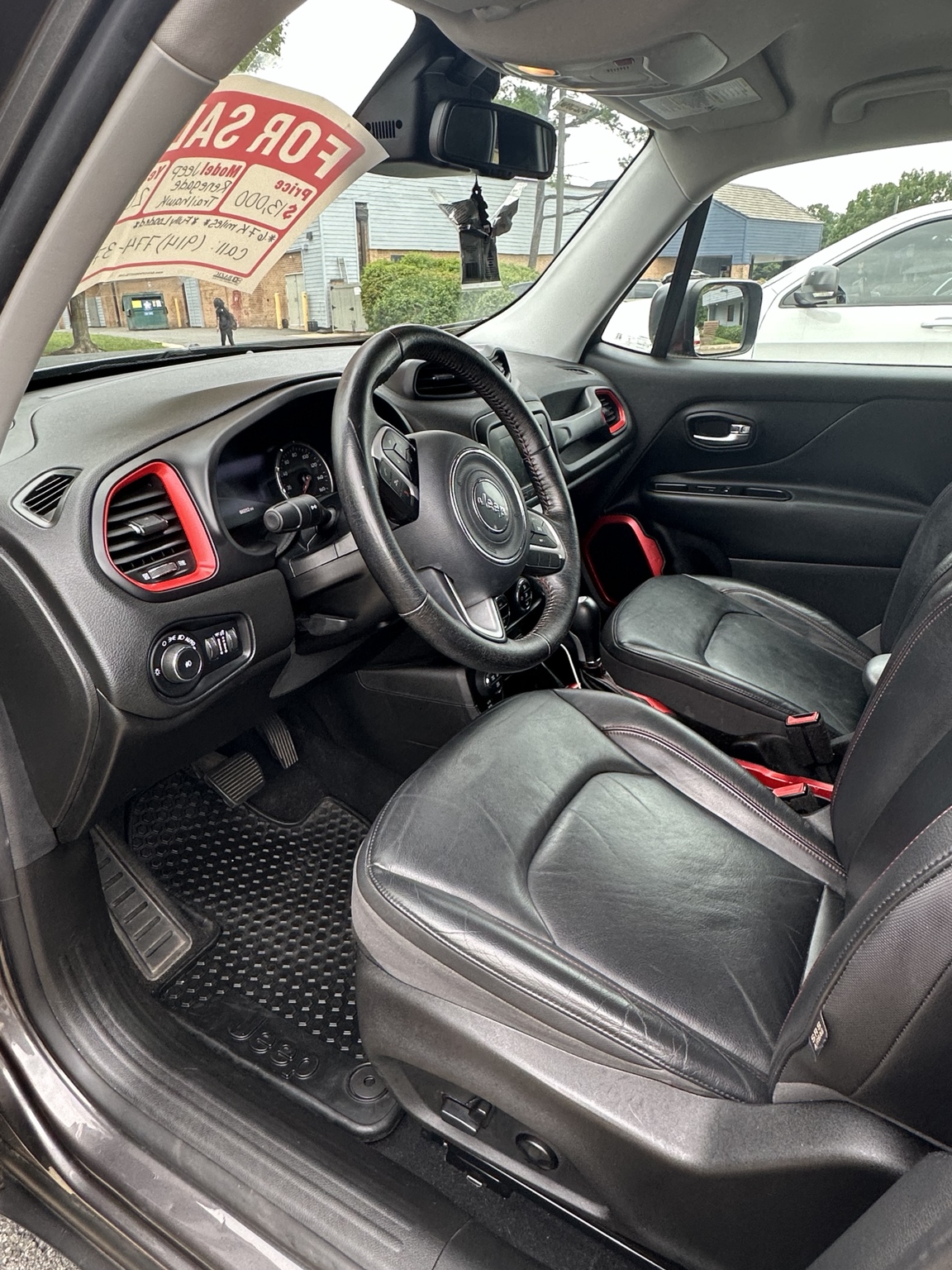Used 2016 Jeep Renegade Trailhawk w/ Premium Trailhawk Package AWD/4WD image 11