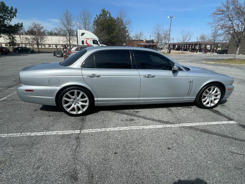 Used 2008 Jaguar XJ8 image 4