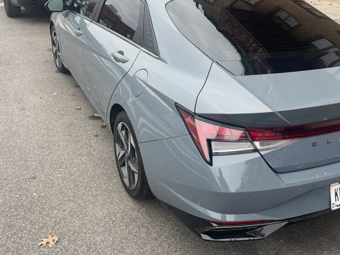 Used 2023 Hyundai Elantra Limited image 13