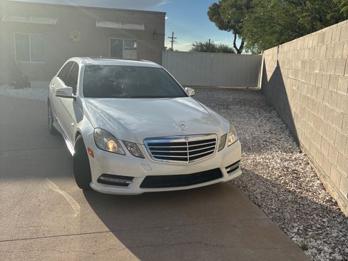 Used 2012 Mercedes-Benz E 350 BlueTEC Sedan image 2