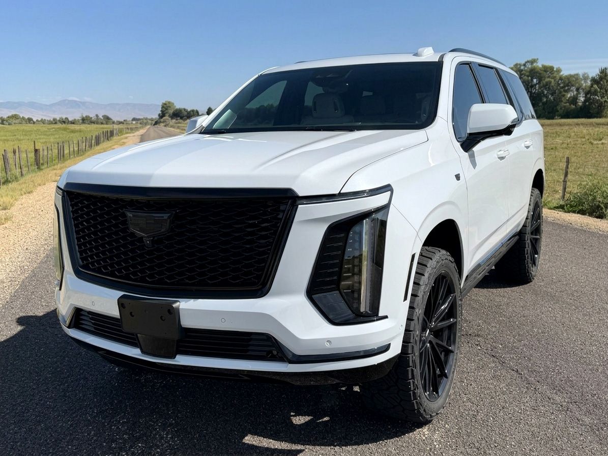 Used 2026 Cadillac Escalade Platinum Sport w/ LPO, ONYX Package AWD/4WD image 2