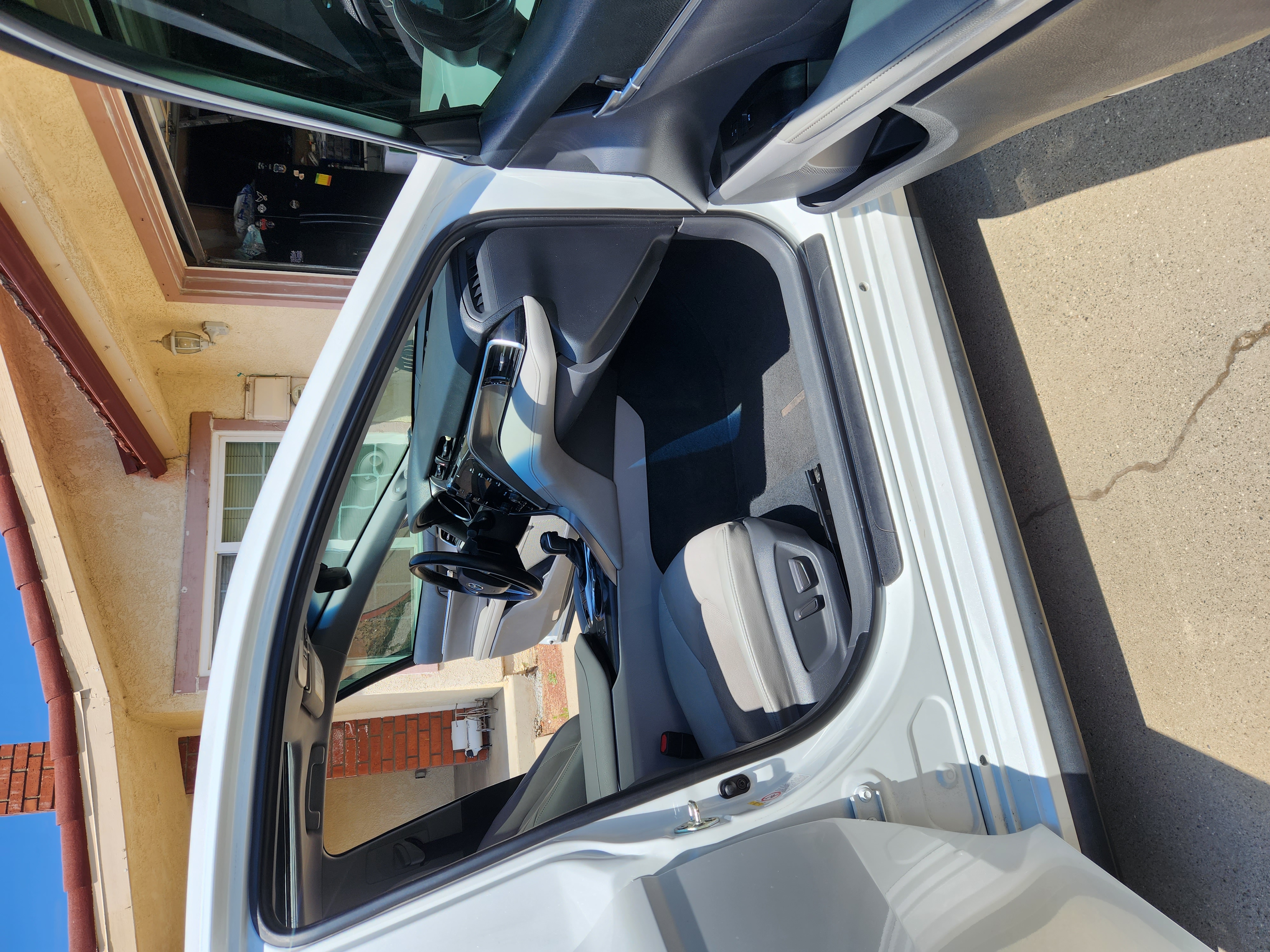 Used 2018 Toyota Camry XSE FWD image 9