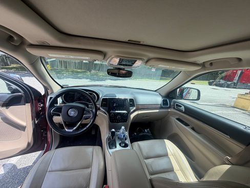 Used 2018 Jeep Grand Cherokee Limited AWD/4WD image 11