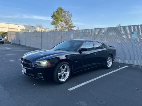 Used 2013 Dodge Charger R/T RWD image 4