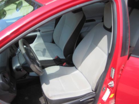 Used 2013 Toyota Prius C One image 5