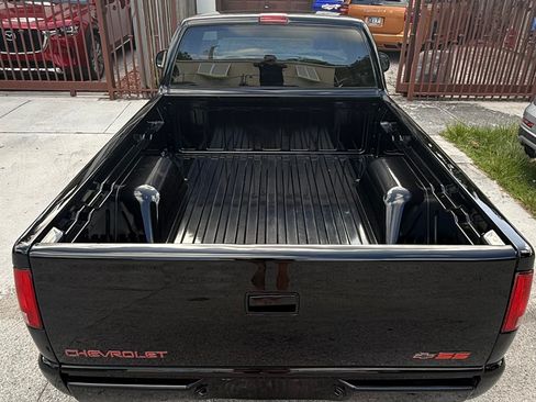 Used 1995 Chevrolet S10 Pickup 2WD Regular Cab image 4