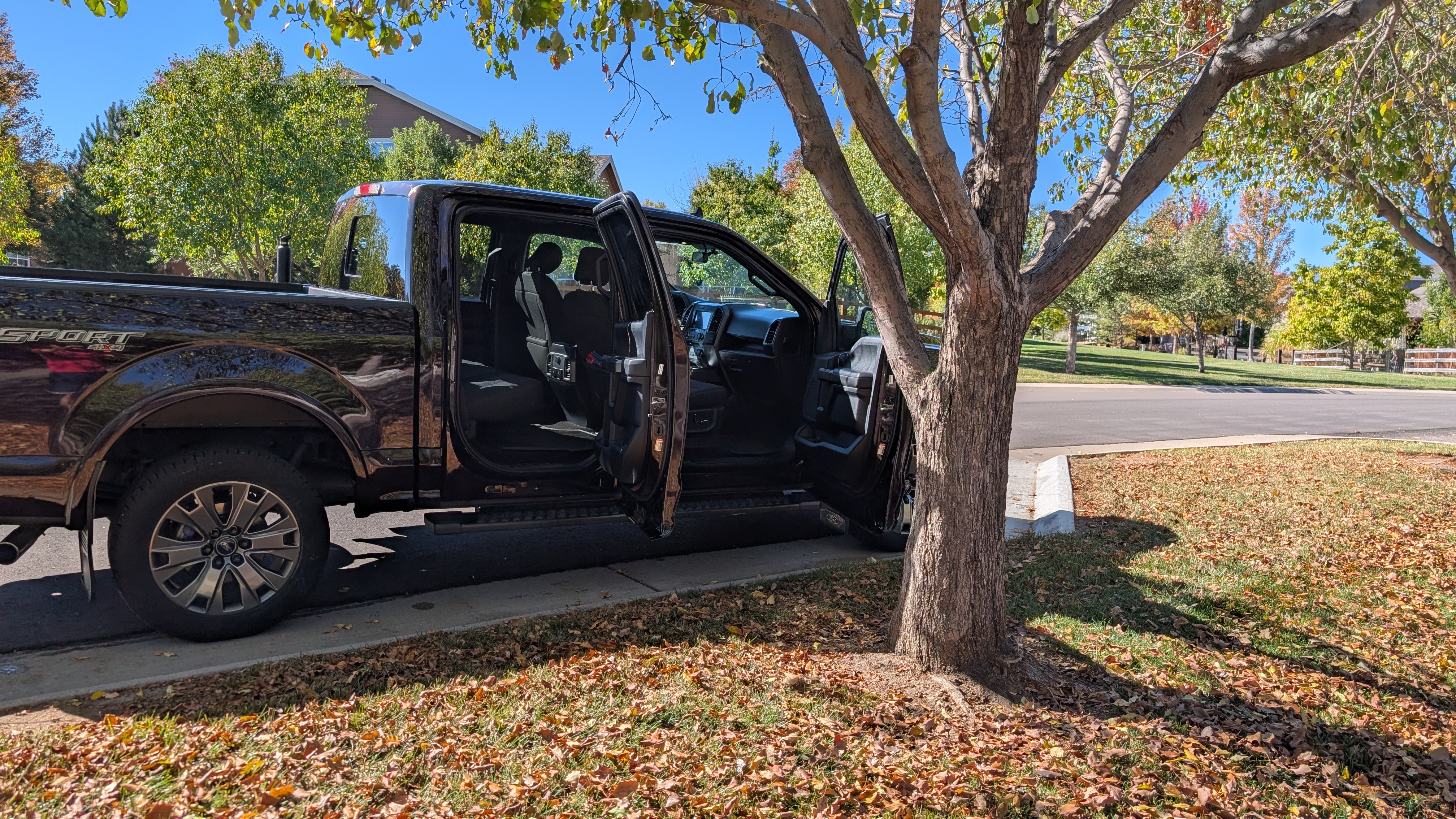 Used 2018 Ford F150 XLT w/ Equipment Group 302A Luxury AWD/4WD image 5